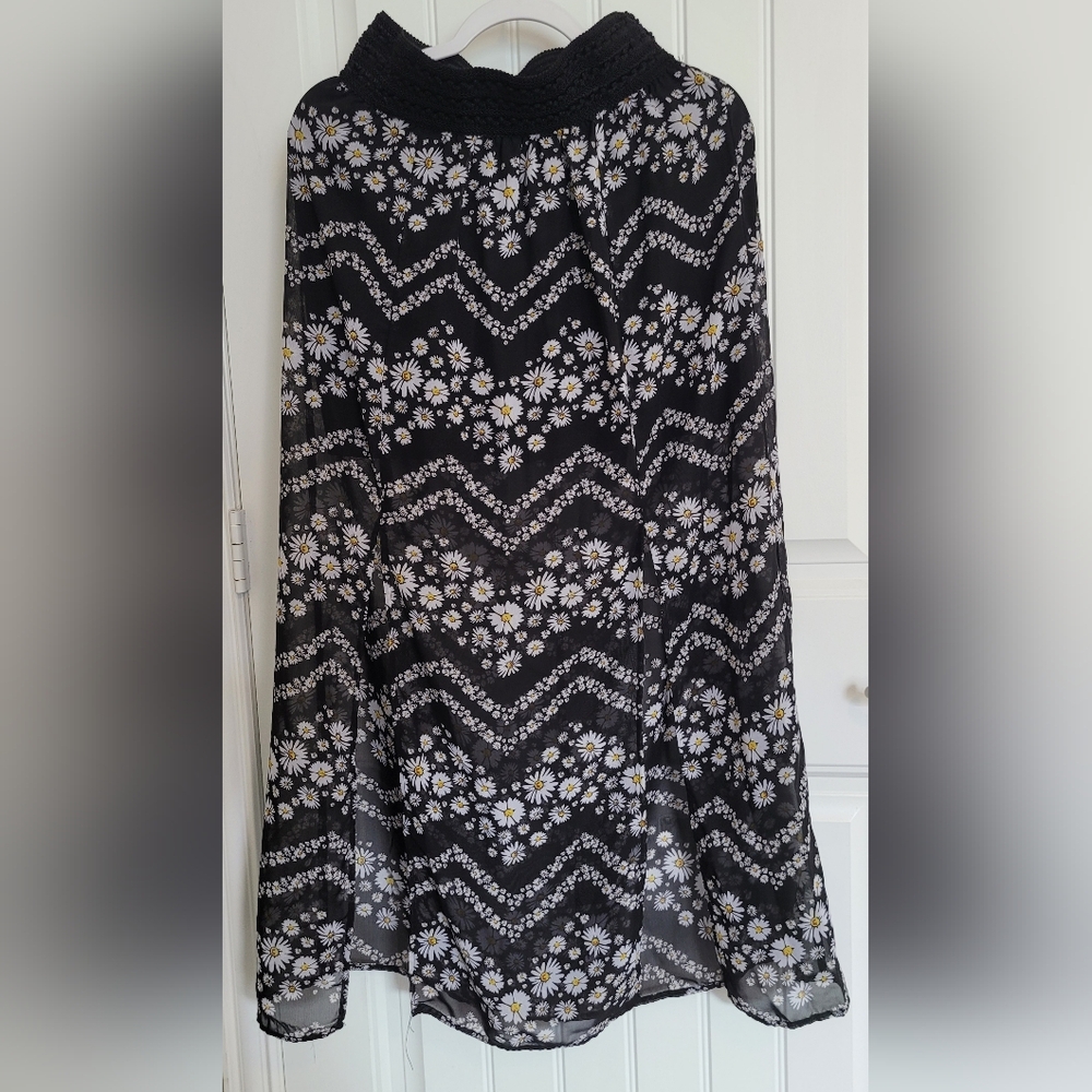 No Boundaries Black and White Daisy Maxi Skirt